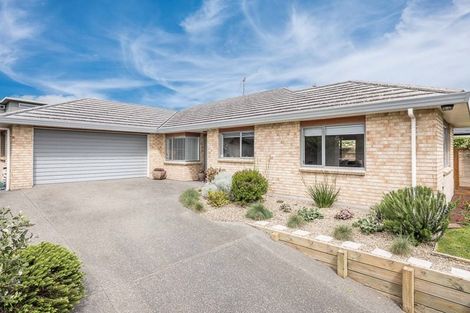 Photo of property in 105 Realm Drive, Paraparaumu, 5032