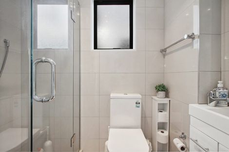 Photo of property in 22 Midhurst Avenue, Henderson, Auckland, 0612