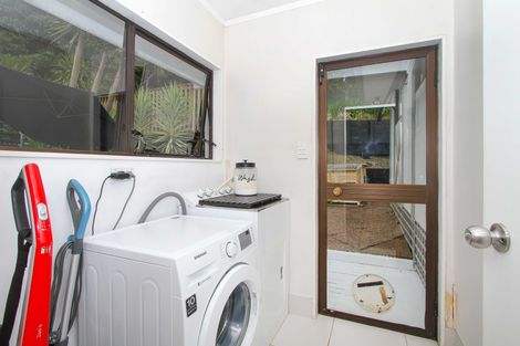 Photo of property in 1/27 Sovereign Place, Glenfield, Auckland, 0629