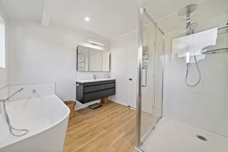 Photo of property in 1/80 Kervil Avenue, Te Atatu Peninsula, Auckland, 0610