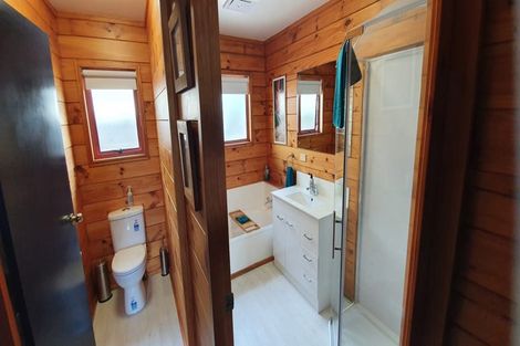 Photo of property in 39a Pohutukawa Avenue, Shelly Park, Auckland, 2014