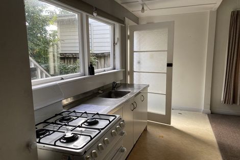 Photo of property in 18 Shoal Bay Road, Devonport, Auckland, 0624