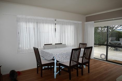 Photo of property in 71 Guildford Drive, Paraparaumu, 5032