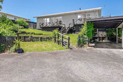 Photo of property in 4/23 Luckens Road, West Harbour, Auckland, 0618