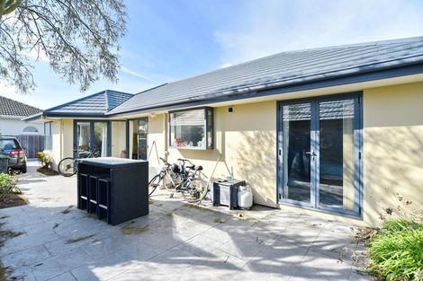 Photo of property in 30a Peer Street, Upper Riccarton, Christchurch, 8041