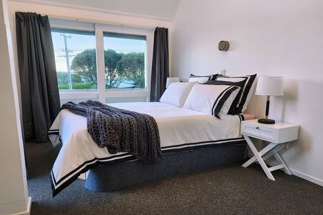 Photo of property in 98a Karewa Parade, Papamoa Beach, Papamoa, 3118