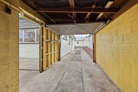Photo of property in 160 Macandrew Road, South Dunedin, Dunedin, 9012