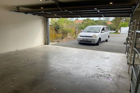 Photo of property in 3 Dainton Place, New Lynn, Auckland, 0600