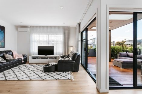 Photo of property in 11 Hugo Way, Papamoa Beach, Papamoa, 3118