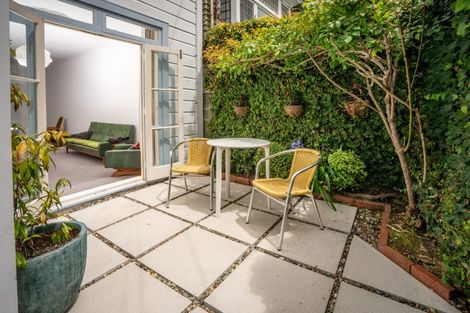 Photo of property in 29 Newman Terrace, Thorndon, Wellington, 6011