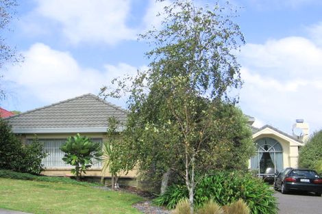 Photo of property in 21 Taroka Close, Pinehill, Auckland, 0632