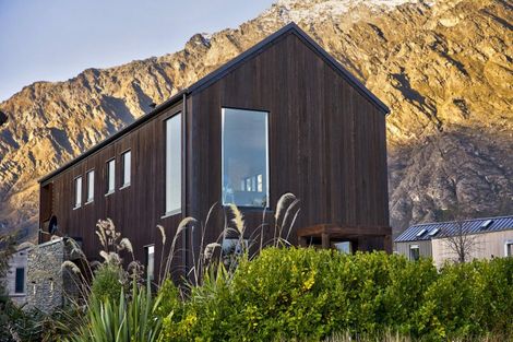 Photo of property in 28 Soudley Court, Jacks Point, Queenstown, 9371