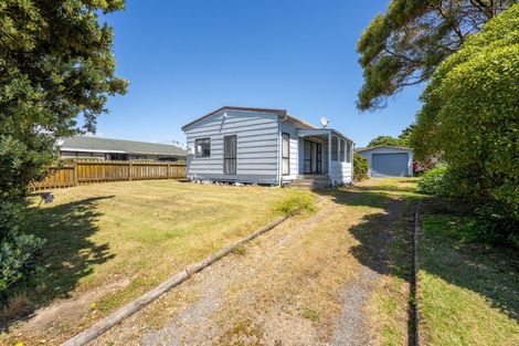 Photo of property in 20 Norfolk Crescent, Otaki Beach, Otaki, 5512