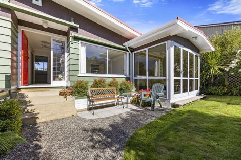 Photo of property in 12 Pioneer Crescent, Helensburgh, Dunedin, 9010