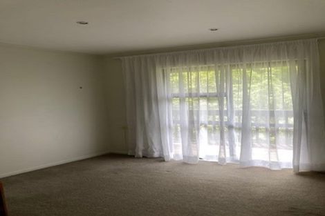 Photo of property in 9 Maori Hut Road, Red Beach, 0932