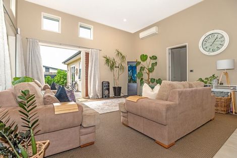 Photo of property in 11 Charteris Rise, Riverdale, Gisborne, 4010