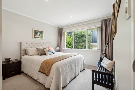 Photo of property in 1 Mural Place, Greenhithe, Auckland, 0632