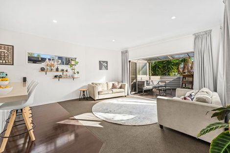 Photo of property in 7a Justin Place, Te Atatu Peninsula, Auckland, 0610
