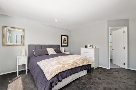 Photo of property in 17 Kings Drive, Wanaka, 9305