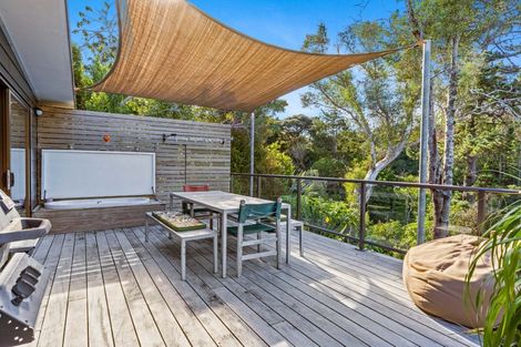 Photo of property in 9 Ferndale Avenue, Leigh, 0985