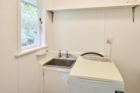 Photo of property in 381a Karori Road, Karori, Wellington, 6012