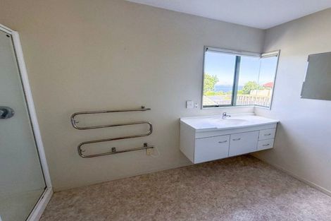 Photo of property in 8 Ngahere Views, Orewa, 0931