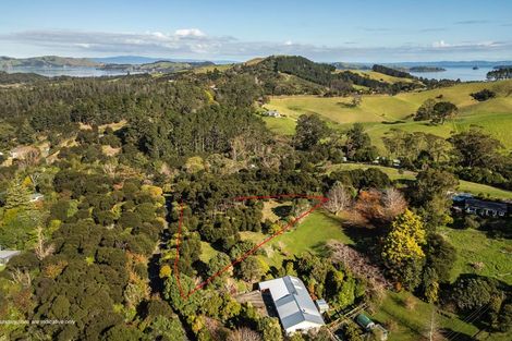 Photo of property in 13 Tramway Road, Coromandel, 3506