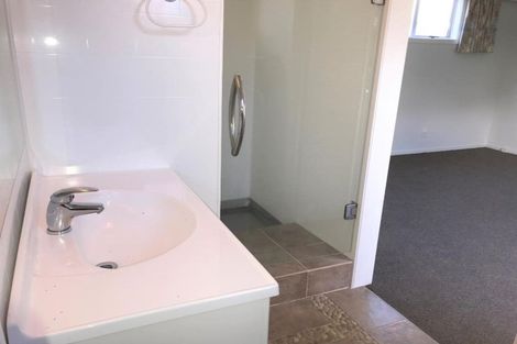 Photo of property in 10 Union Street, Merrilands, New Plymouth, 4312