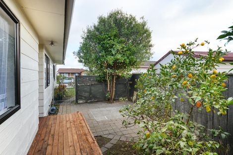 Photo of property in 2 Bevan Place, Cloverlea, Palmerston North, 4412