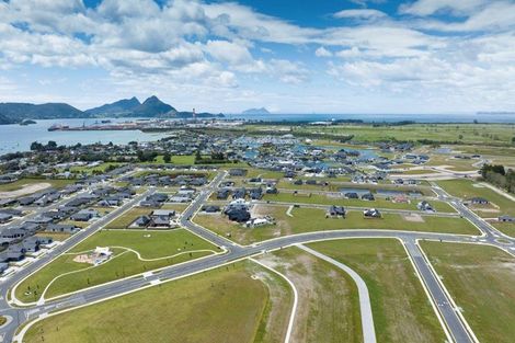 Photo of property in 24 Te Piriti Road, One Tree Point, 0118