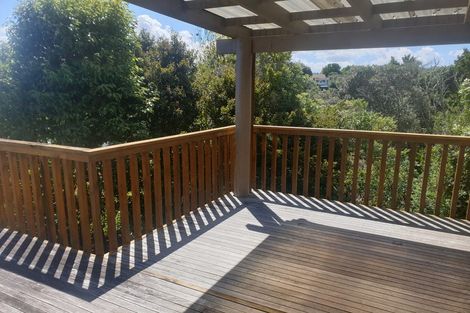 Photo of property in 38 Banyan Drive, Totara Heights, Auckland, 2105