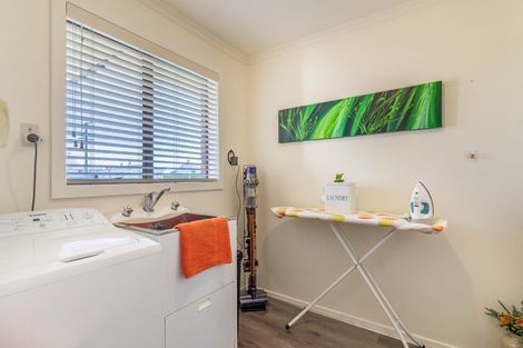 Photo of property in 13 Church Street, Winton, 9720