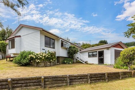 Photo of property in 47 Albatross Close, Whitby, Porirua, 5024