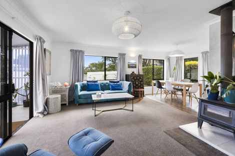 Photo of property in 17 Kipling Drive, Whalers Gate, New Plymouth, 4310