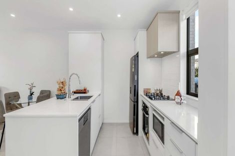 Photo of property in 16 Rorida Lane, Flat Bush, Auckland, 2019