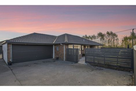 Photo of property in 2/69 Tyrone Street, Belfast, Christchurch, 8051