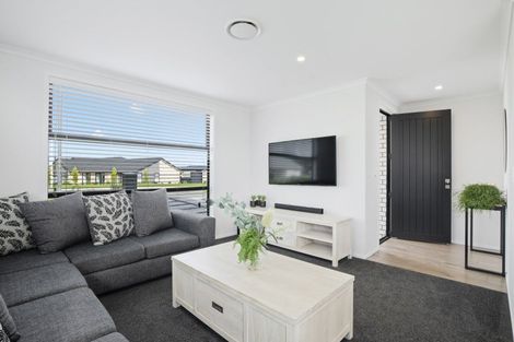 Photo of property in 13 Tabernacle Street, Karaka, 2124