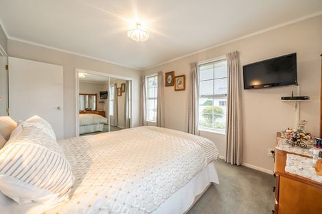 Photo of property in 9 Shaftesbury Grove, Stokes Valley, Lower Hutt, 5019
