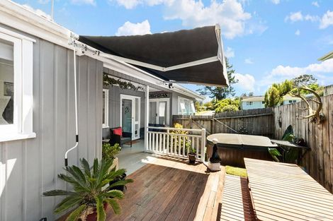 Photo of property in 64 Glenbervie Crescent, Massey, Auckland, 0614