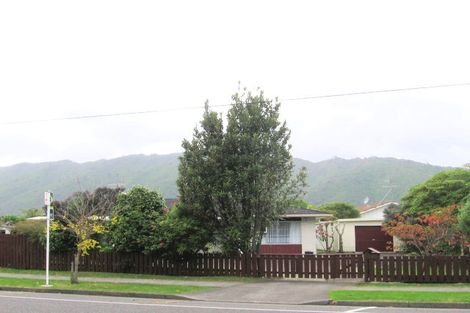 Photo of property in 49 Ngarara Road, Waikanae, 5036