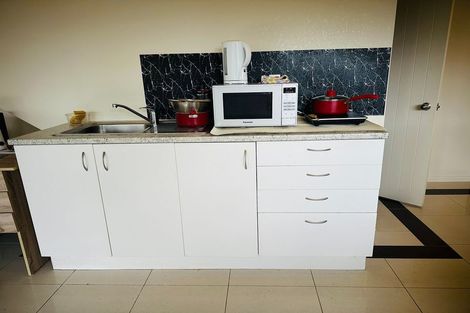 Photo of property in 24 Castleton Drive, Howick, Auckland, 2014