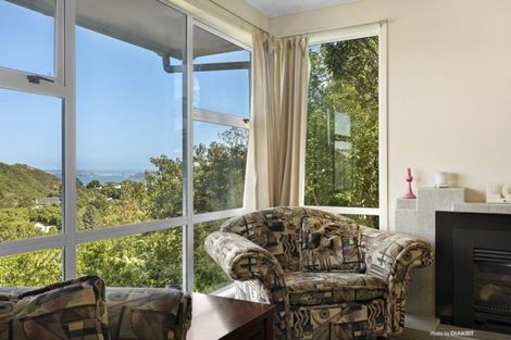 Photo of property in 110 Ruskin Road, Newlands, Wellington, 6037