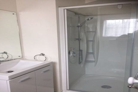 Photo of property in 87 Victory Crescent, Tawa, Wellington, 5028