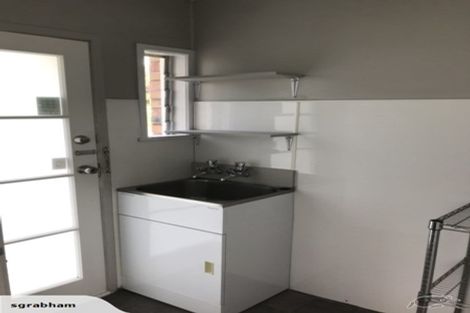 Photo of property in 18 Diana Drive, Glenfield, Auckland, 0627