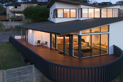 Photo of property in 24 Chamari Close, Titirangi, Auckland, 0604