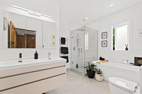 Photo of property in 1/127 Birkdale Road, Birkdale, Auckland, 0626