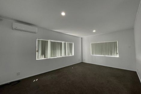Photo of property in 2/49 Millhouse Drive, Northpark, Auckland, 2013