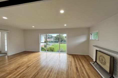 Photo of property in 50 Farquhar Road, Glendene, Auckland, 0602