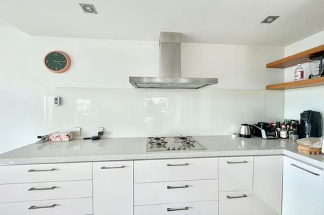 Photo of property in 47 Spinnaker Drive, Te Atatu Peninsula, Auckland, 0610