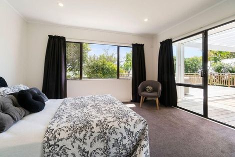 Photo of property in 1/103 Carlisle Road, Torbay, Auckland, 0632